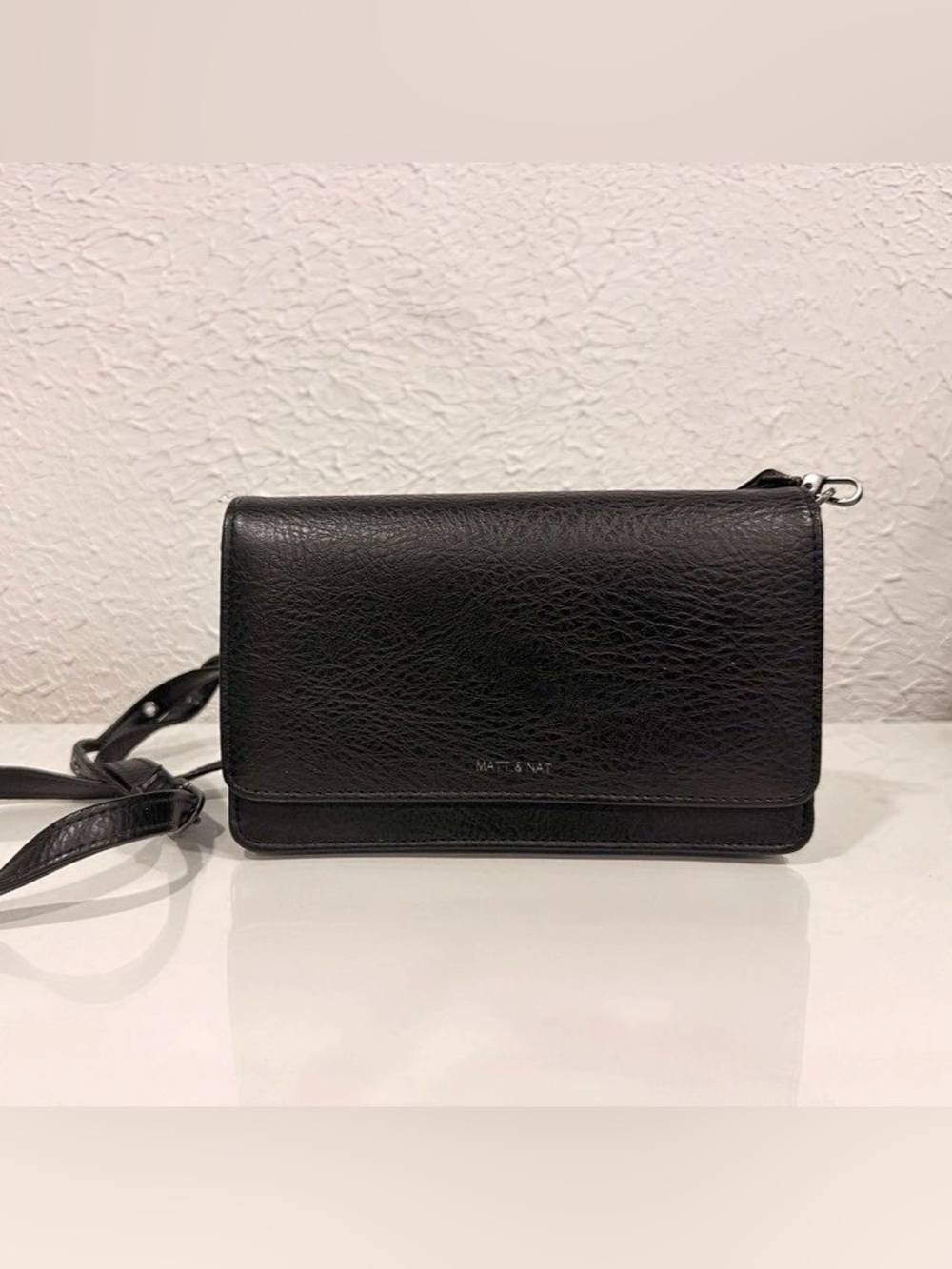 MATT & NAT Bee Vegan Crossbody Bag Black